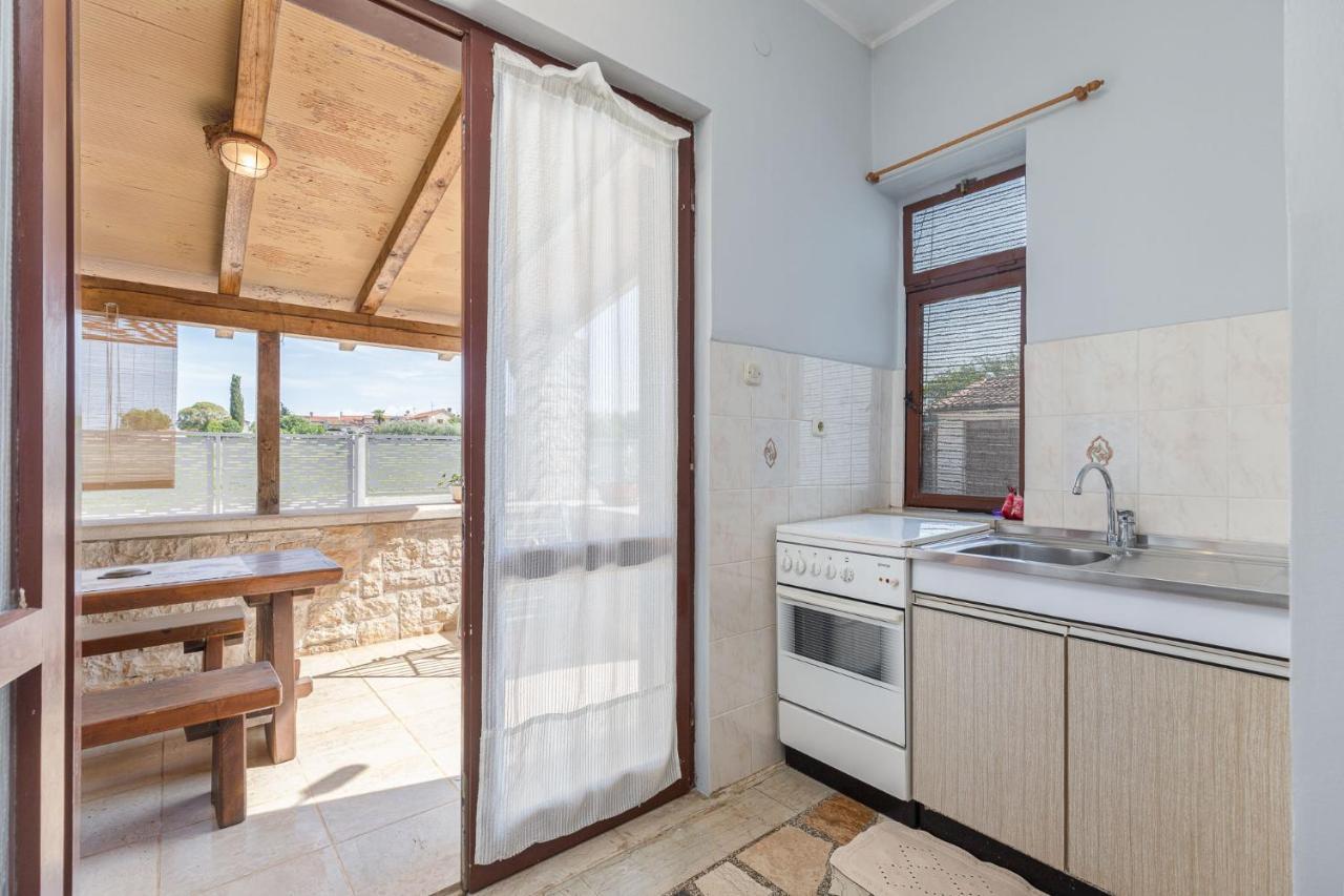 Silva Apartment Пореч Екстериор снимка